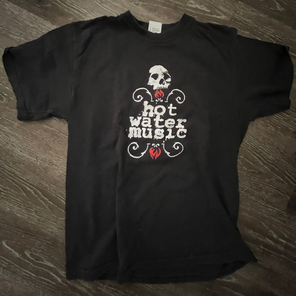 Vintage hot water music shirt, medium